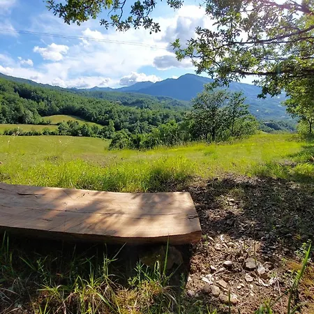 Alojamento de Acomodação e Pequeno-almoço Lassu Minihotel *