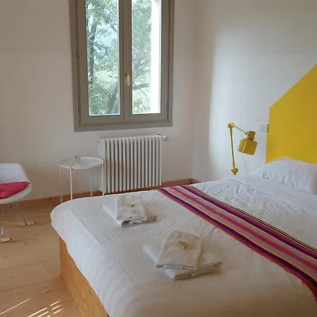 ベッド・アンド・ブレックファスト Lassu Minihotel Corvella