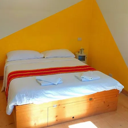 ベッド・アンド・ブレックファスト Lassu Minihotel Corvella
