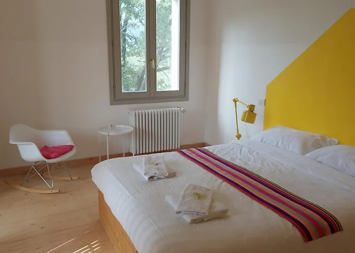 ベッド・アンド・ブレックファスト Lassu Minihotel Corvella